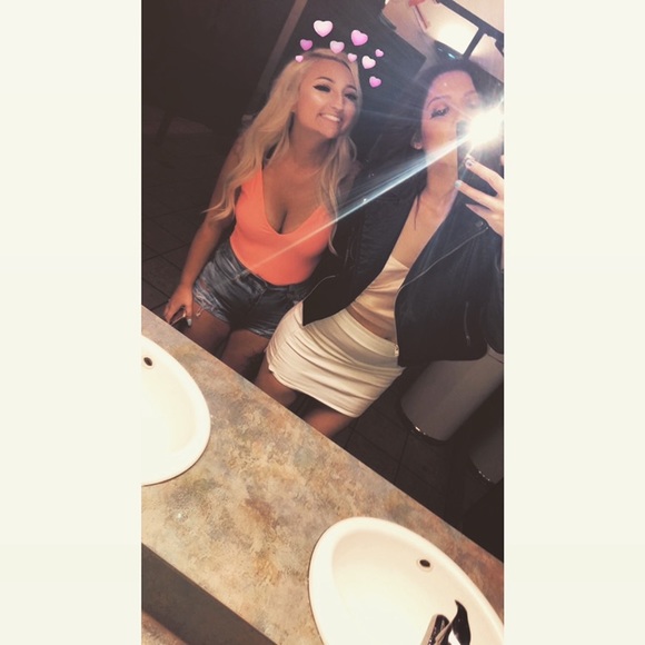 🌙Silky Strappy Tank Top🌙 - Picture 5 of 8